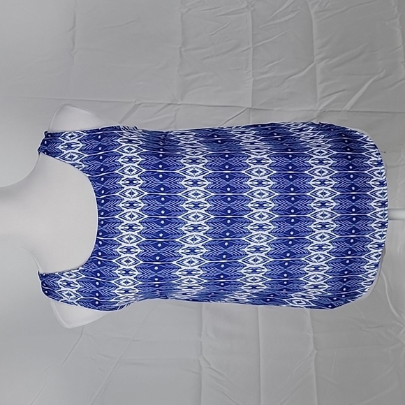 Olive + Oak Size XS Blue & White Patterned Lightweight Sleeveless Blouse, EUC - Picture 1 of 11